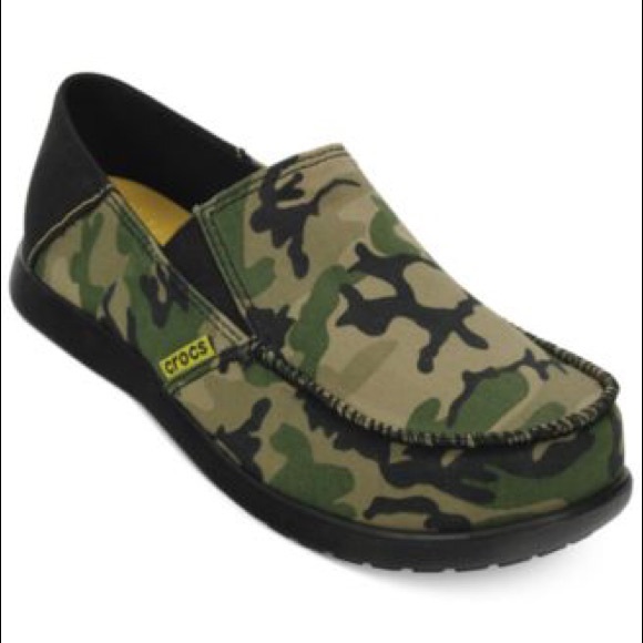 boys santa cruz crocs